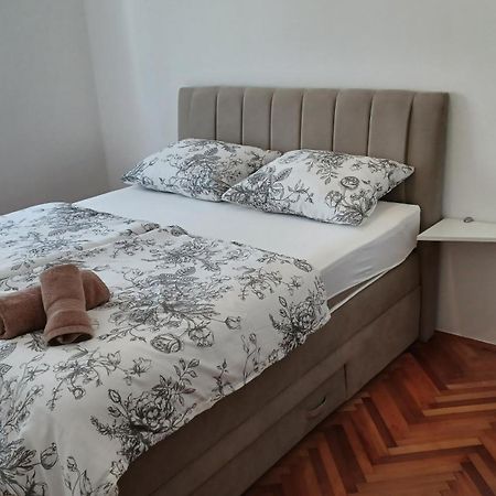 Apartments Villa Adamovic Умаг Экстерьер фото