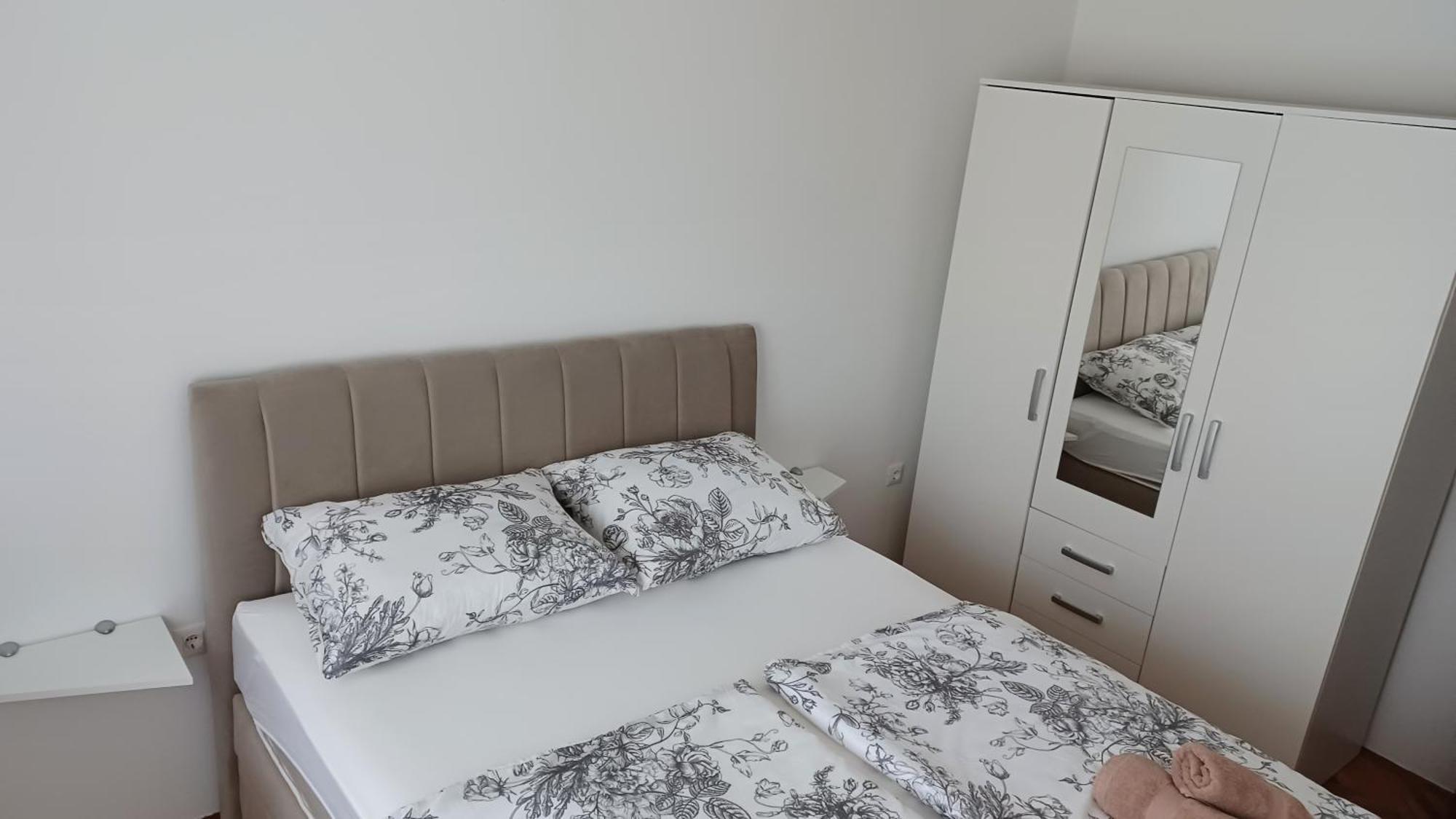 Apartments Villa Adamovic Умаг Номер фото