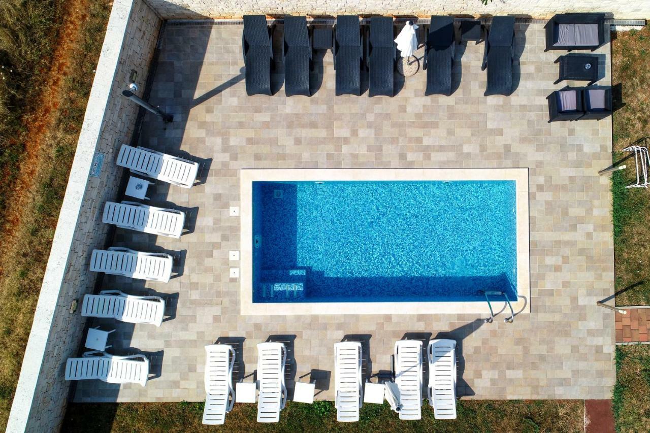 Apartments Villa Adamovic Умаг Экстерьер фото